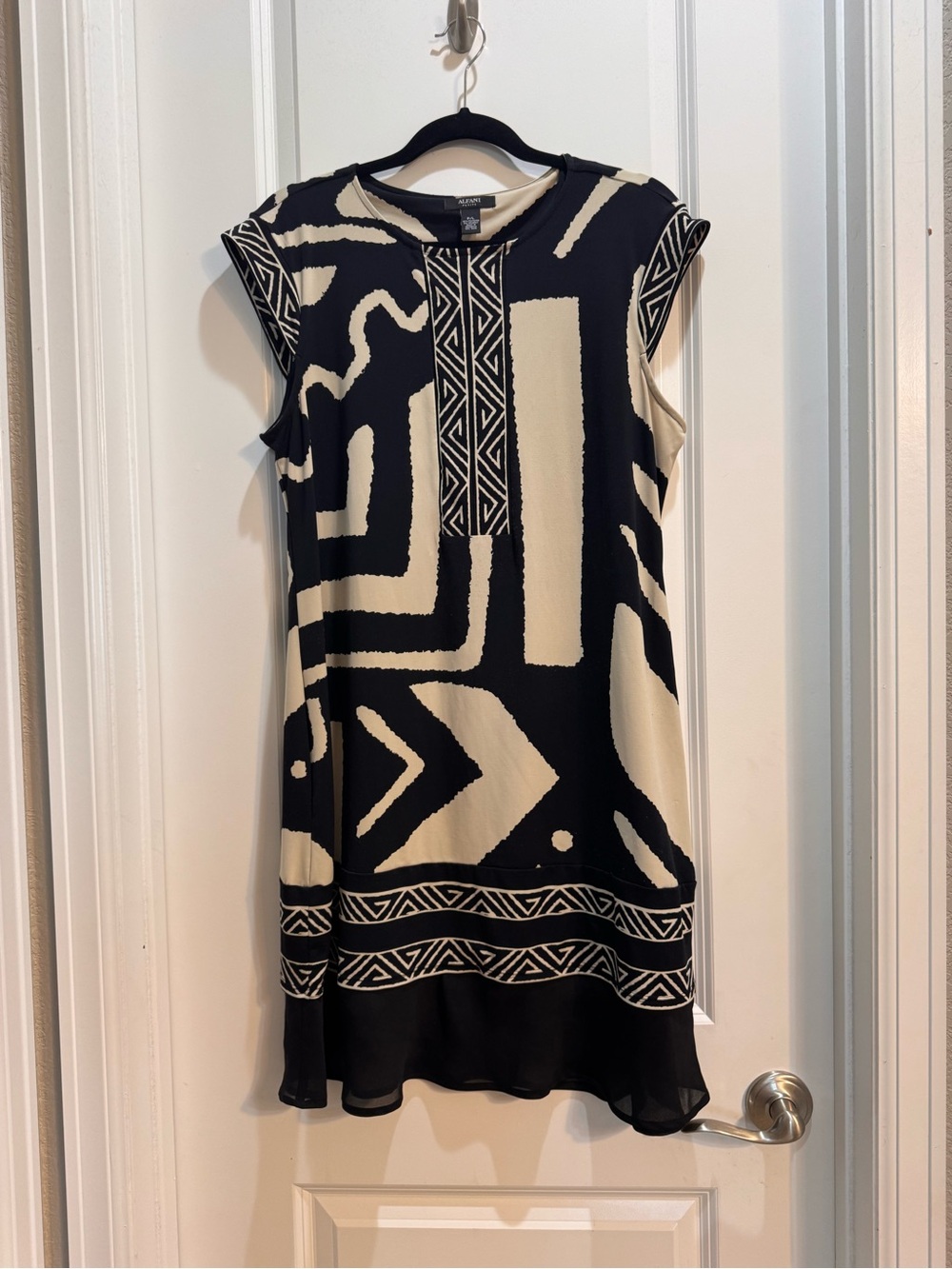 Alfani Brown/Black Print Dress LPet Round Neck Cap Sleeves Armpit To Armpit 20”